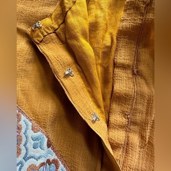 Vintage Gold midi dress with Embroidery!!!  So beautiful!! - Picture 7 of 7